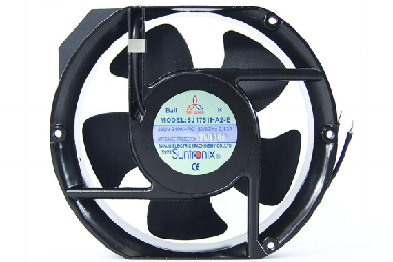 <b>搭配不同的電器功能需求，三巨電機散熱風扇提供高效解決方案</b>